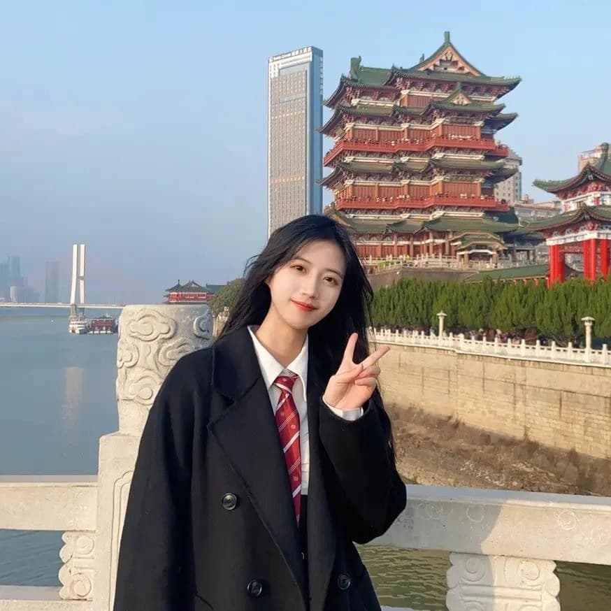 刘露露在滕王阁前的照片
